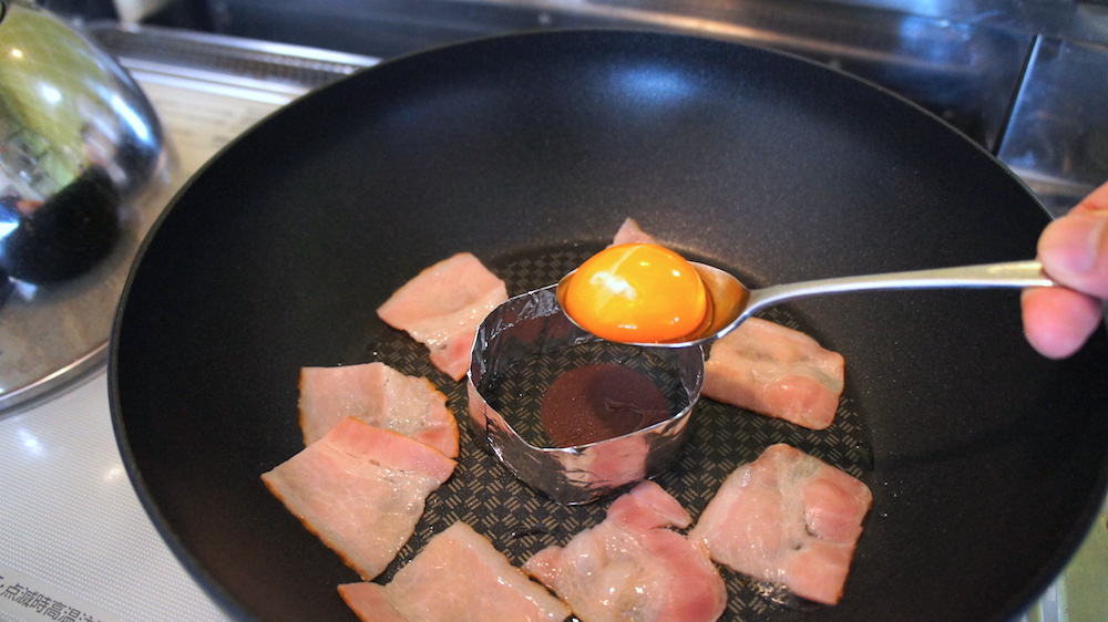 こだわりの目玉焼きによる、カンタン目玉焼き丼