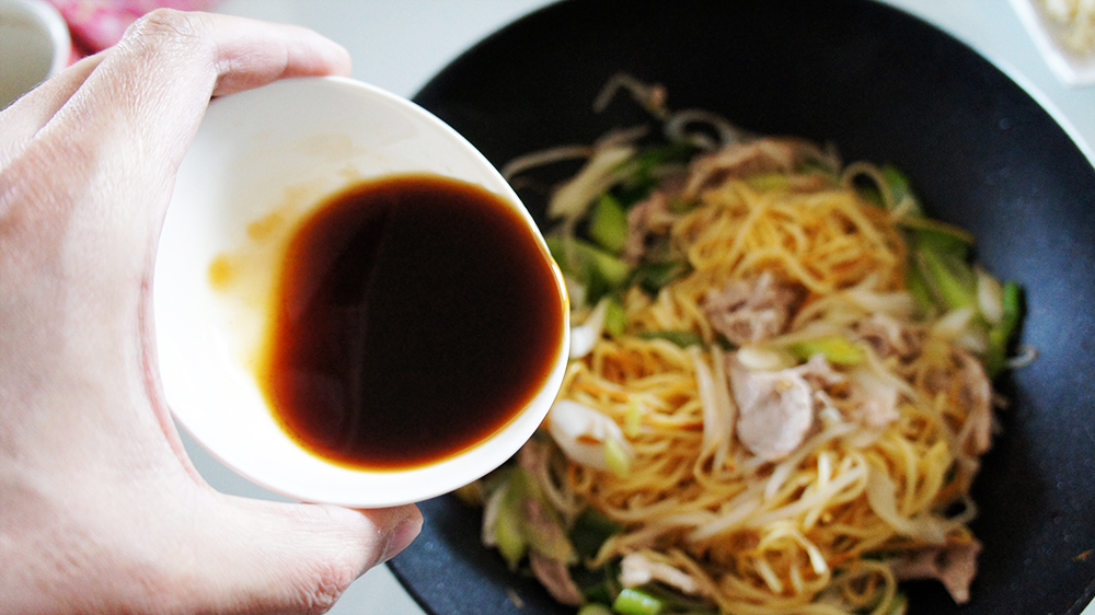 想夫恋風の焼きそばは、麺がパリフワでクセになります。