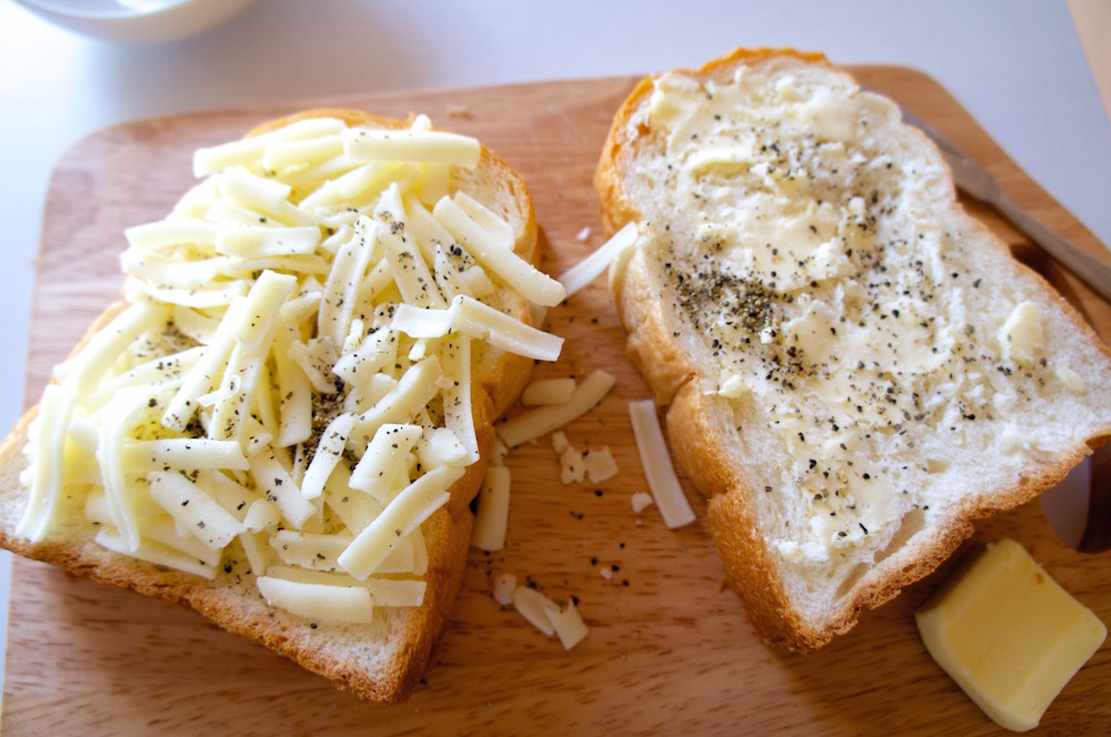 チーズペッパートーストとバターペッパートーストはシンプルモチモチで素材の味わいが美味すぎる！